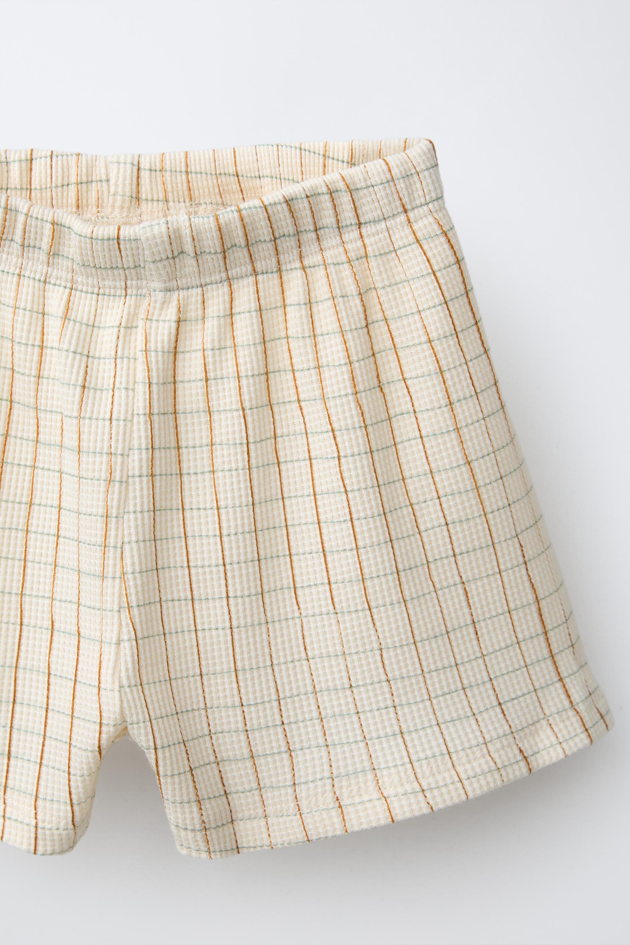 ENSEMBLE WAFFLE T-SHIRT ET BERMUDA À CARREAUX